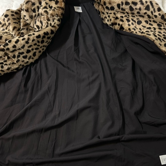 CAbi Josephine Coat Leopard Faux Fur - Picture 10 of 11